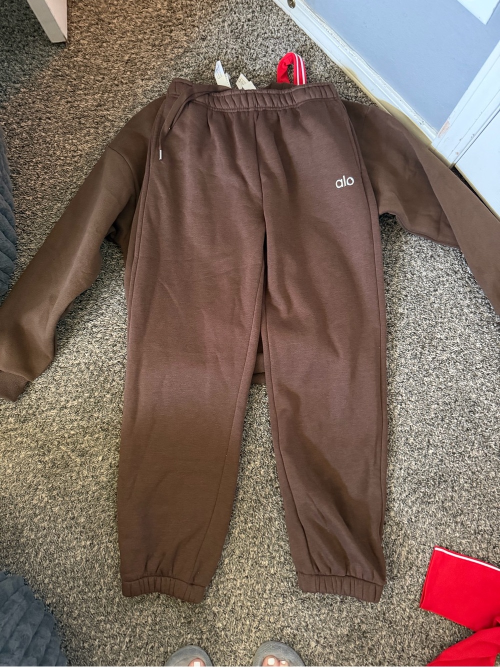 Women’s small alo yoga joggers new without tags